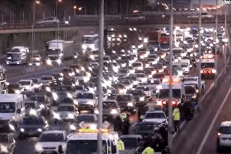 Caos en Panamericana por un choque entre al menos 7 autos