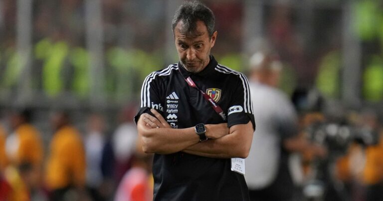 Tras la eliminación, Batista dejó de ser el DT de Venezuela: su mensaje