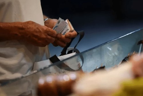 Una familia tipo necesita ganar $1.160.780 al mes para no ser pobre