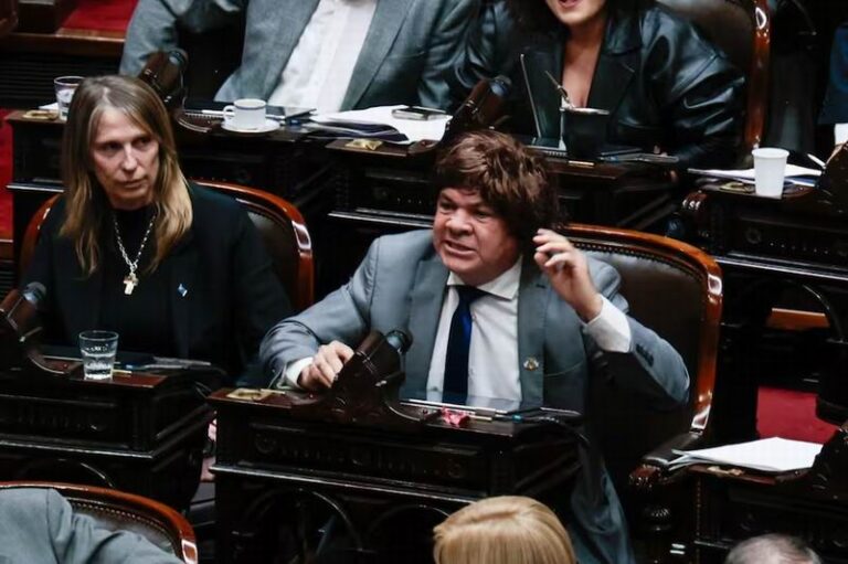 Aldo Leiva: Están bien los mismos de siempre, los que ganan fortunas