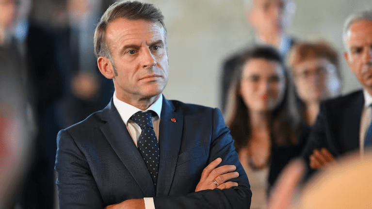 Crisis en Francia: el primer ministro renunció tras las críticas por el nombramiento de su gabinete