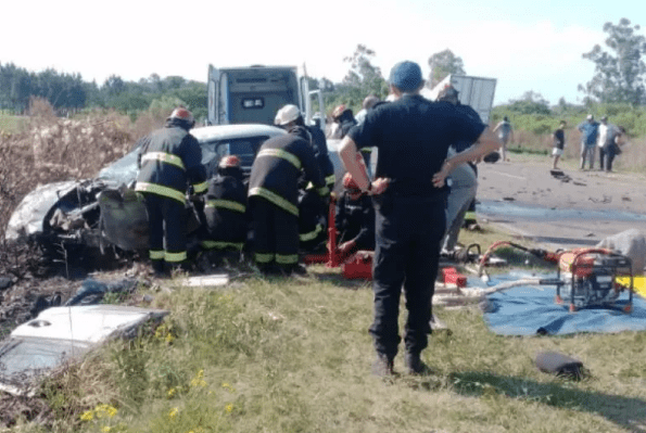 Automovilista murió tras choque frontal contra camión por Ruta 12