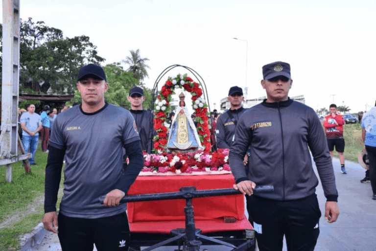 Penitenciarios de Corrientes peregrinan a Itatí.