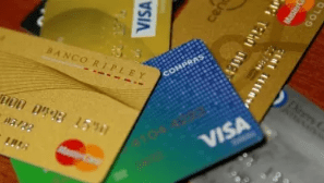 Le usó la tarjeta de crédito a su ex tras separarse: gastó casi cinco millones de pesos