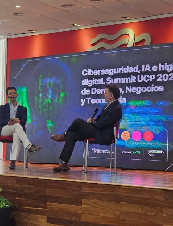 Summit UCP sobre Derecho, Negocios y Tecnología: Ciberseguridad, IA e higiene digital
