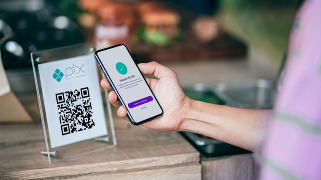 PIX, tarjeta o efectivo? Cómo elegir la mejor opción de pago en Brasil