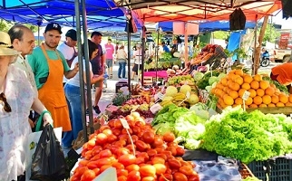 Las Ferias de la Ciudad retoma su recorrido semanal en plazas y paseos