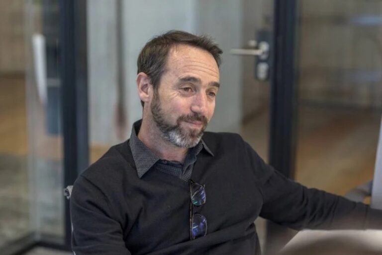 Mercado Libre echó a 119 personas que habían entrenado bots y los reemplaza con inteligencia artificial