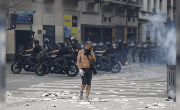 Incidentes en el Congreso: así quedó la plaza y sus alrededores tras una jornada tensa