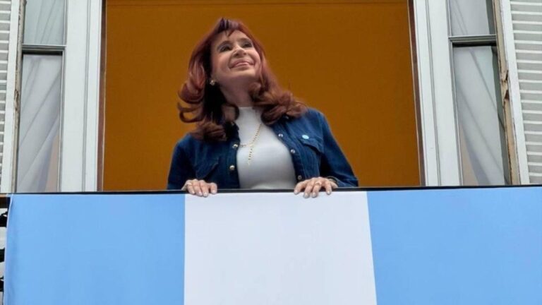 La Justicia aceptó un pedido de Cristina Kirchner y ordenó la restitución provisoria de sus jubilaciones