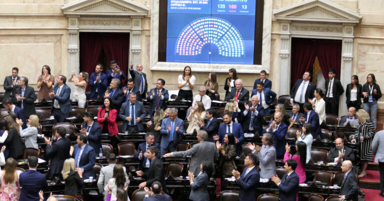 Reforma laboral: el Gobierno redobla la apuesta y dice que tiene los votos en Diputados para aprobarla sin cambios