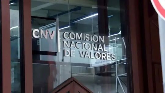 La CNV autoriza la inversión de «dólares del colchón» en el mercado de capitales