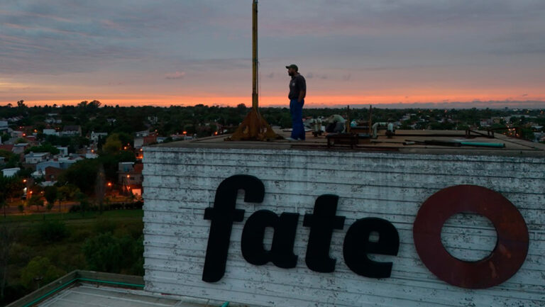 Desde el techo de Fate: la lucha contra el cierre y el horizonte de la clase trabajadora