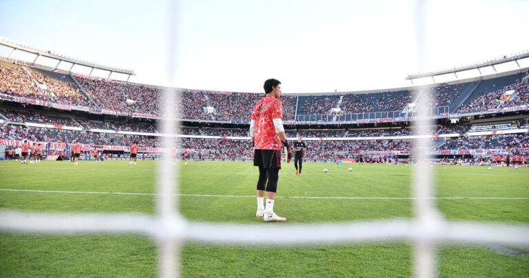 Serenidad y seguridad: la receta de Santiago Beltrán para que River no extrañe a Armani