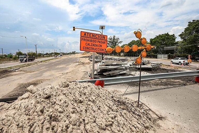 Trabajos y maquinaria en un tramo de la Autovía 12 en la provincia de Corrientes