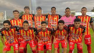 Jugadores de Boca Unidos celebran el gol del empate en el estadio 17 de Octubre de Formosa.