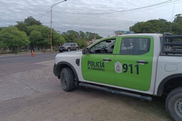 Ilustración genérica de búsqueda policial y colaboración comunitaria en Corrientes.