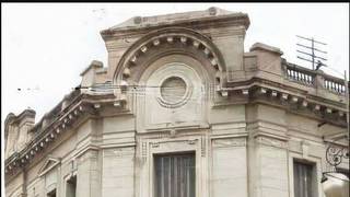 Fachada del antiguo edificio del Banco de la Provincia de Corrientes, ubicado en el centro de la ciudad.