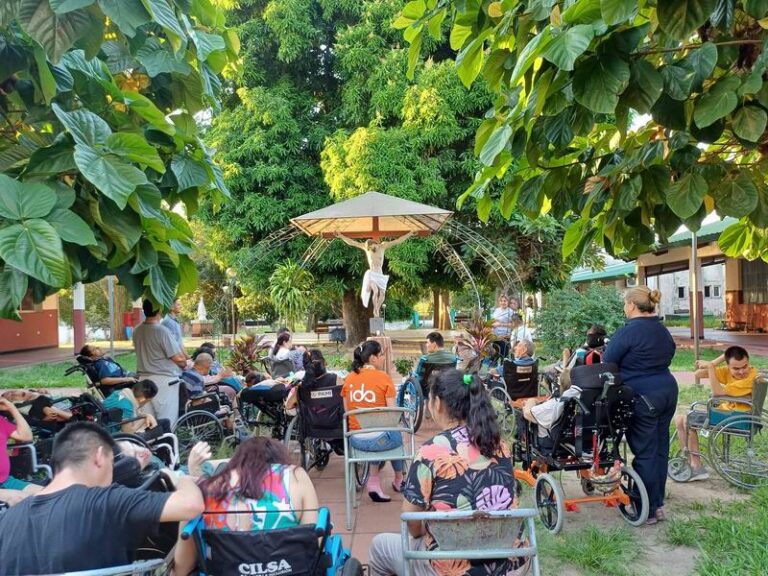Fachada del Cottolengo Don Orione en Itatí, Corrientes