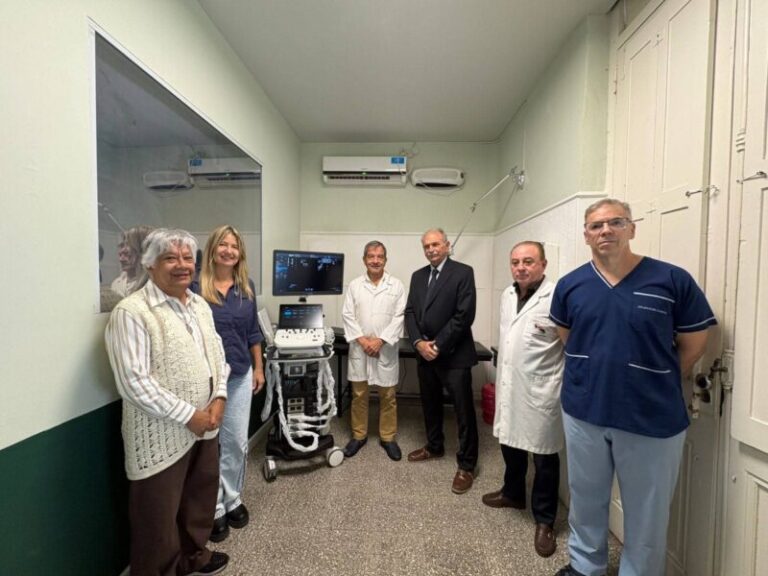 Nuevo ecógrafo de alta precisión en el Hospital Geriátrico Juana Francisca Cabral de la ciudad de Corrientes