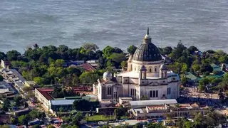 Vista de la Basílica de Itatí y actividades culturales durante Semana Santa