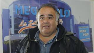 Fachada de la feria La Salada en Lomas de Zamora.