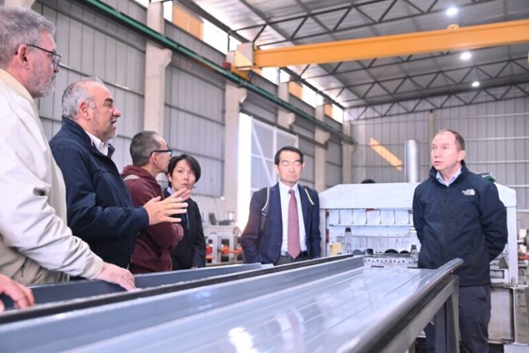 Recorrida por el Parque Industrial Santa Catalina en Corrientes con autoridades y experto japonés