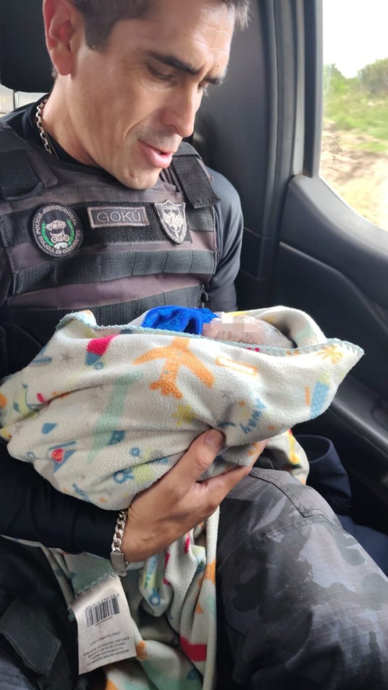 Efectivos policiales de Corrientes en servicio