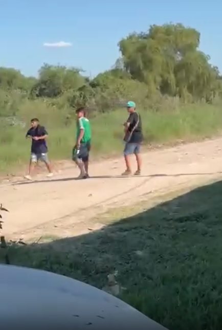 Policía patrullando un barrio de la ciudad de Corrientes