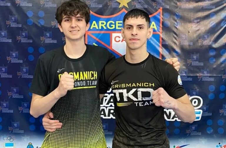 Atletas argentinos de taekwondo compitiendo en el Open G1 de República Dominicana
