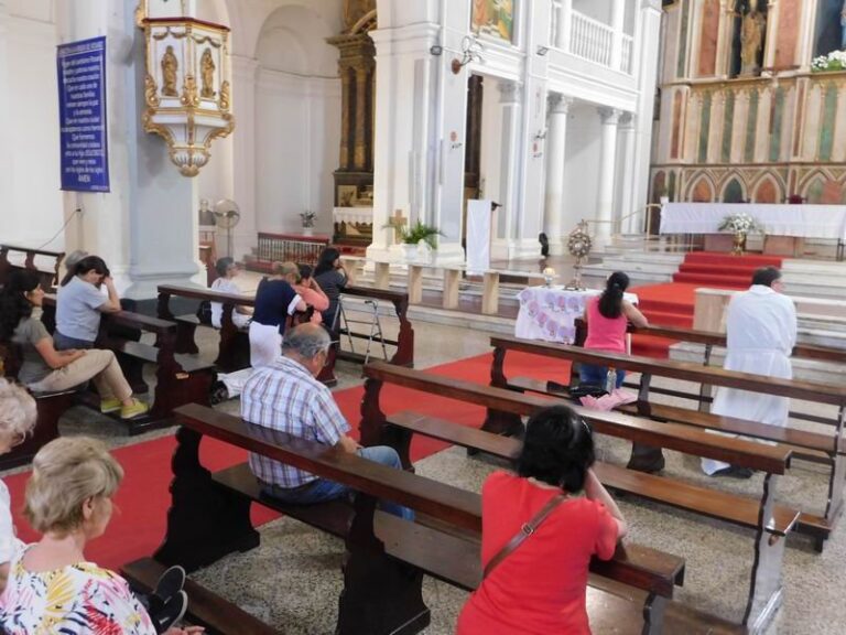 Templo Catedral de Goya durante jornada de oración