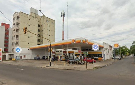 Estación de servicio Shell en esquina de avenida Armenia y calle Estados Unidos, Corrientes