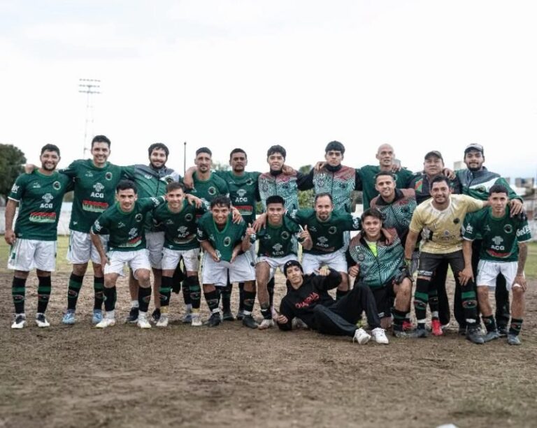 Partido de fútbol entre Ferroviario y Lipton en la Copa de la Liga Correntina