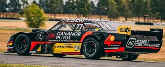 Ignacio Vilas compitiendo en el TC Pista Mouras en el circuito de La Plata