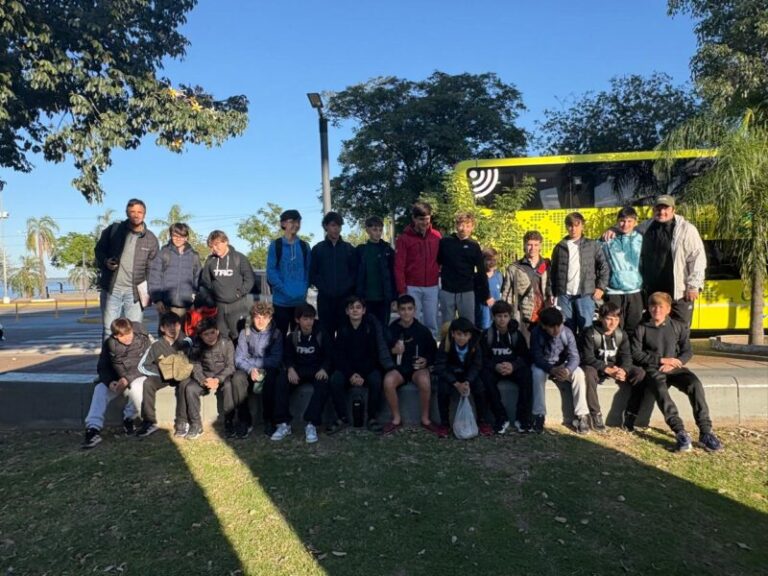 Jugadoras de hockey de Taraguy Rugby Club en entrenamiento previo al Torneo Oficial 2026