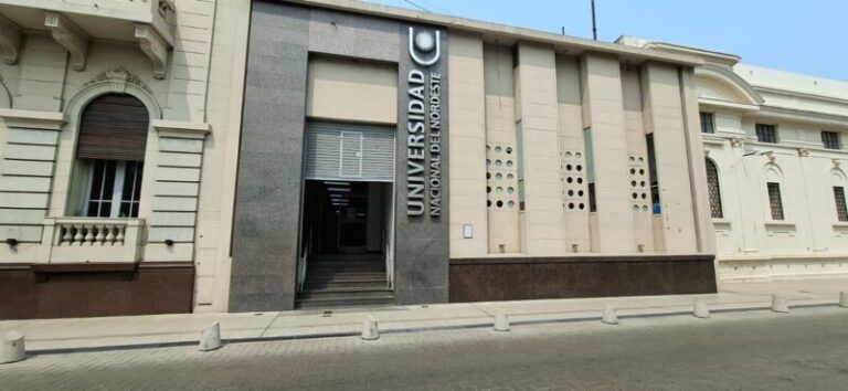 Asamblea Universitaria de la UNNE en Corrientes con decanos y autoridades