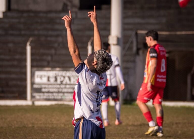 Jugadores de Boca Unidos durante el partido contra Tucumán Central