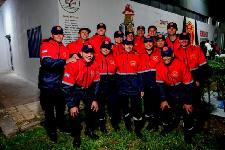 Mural en el frente del Cuartel de Bomberos Voluntarios de Saladas
