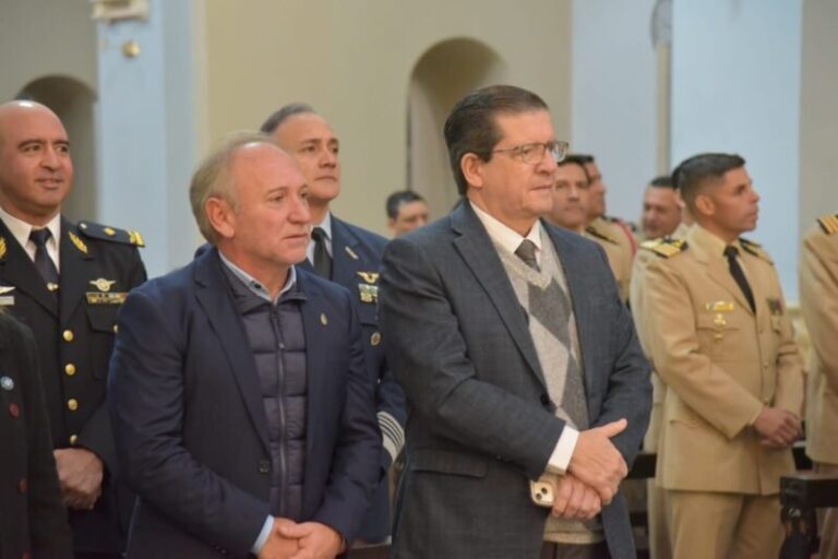Vicegobernador Pedro Braillard Poccard en Misa por 216° aniversario de Prefectura Naval