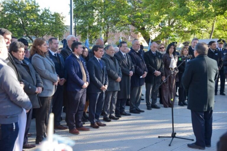Pedro Braillard Poccard durante acto conmemorativo del 20 de junio en Corrientes