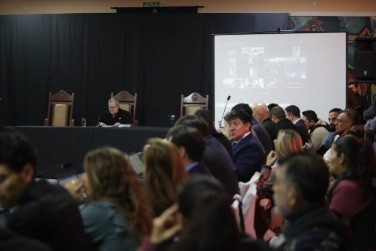 Fotografía de los padres de Loan durante la declaración en el Tribunal Oral Federal de Corrientes