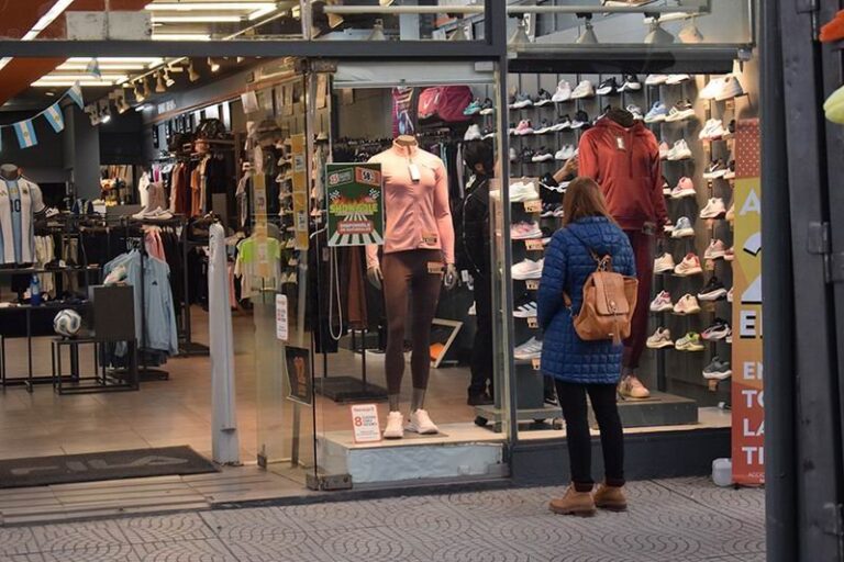 Comercios de Corrientes con clientes en locales comerciales
