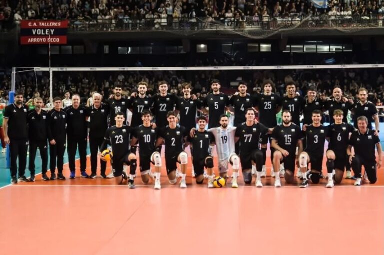 Partido de vóleibol entre Argentina y Bulgaria en Rosario