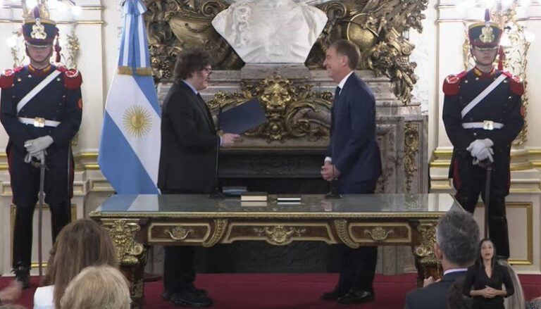 Ceremonia de juramento de Diego Santilli como Jefe de Gabinete en el Salón Blanco de la Casa Rosada