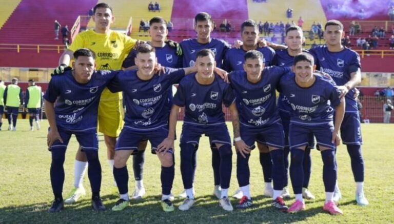 Plantel de Lipton celebrando el título provincial 2026