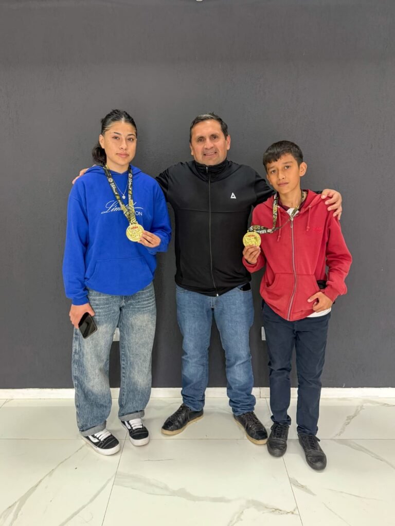 Brisa Acuña y Milton Camacho con medallas de oro en el Mundial Amateur de Kickboxing