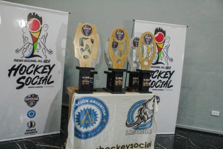 Conferencia de prensa con autoridades municipales y dirigentes deportivos anunciando a Monte Caseros como sede del Regional NEA de Hockey Social
