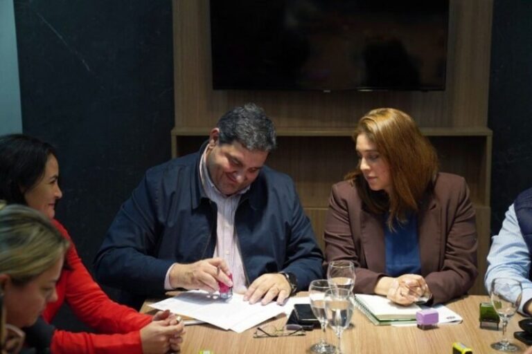 Reunión de la Mesa Paritaria municipal en Corrientes