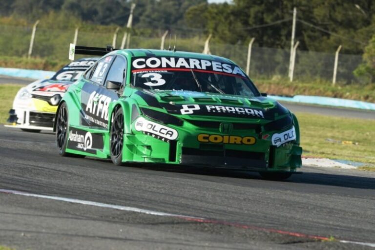 Bernardo Llaver y Humberto Krujoski en el autódromo de Rosario durante la 6ª fecha del Turismo Carretera 2000