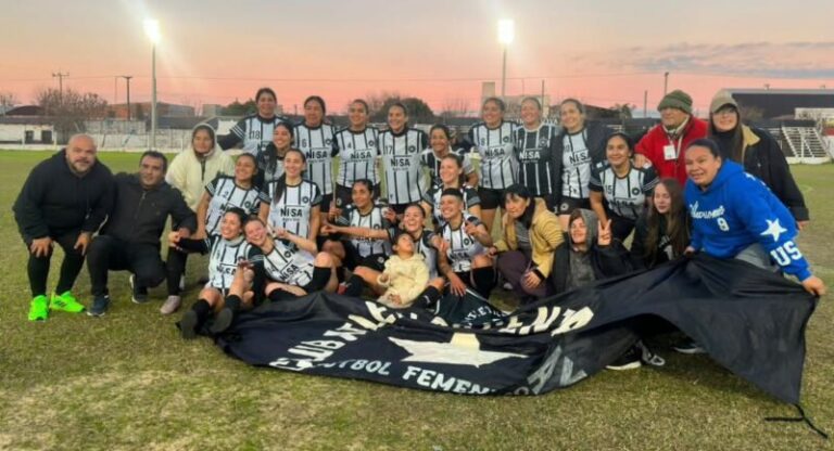 Jugadoras de Central Goya celebrando el título del Provincial de Clubes Femenino 2026